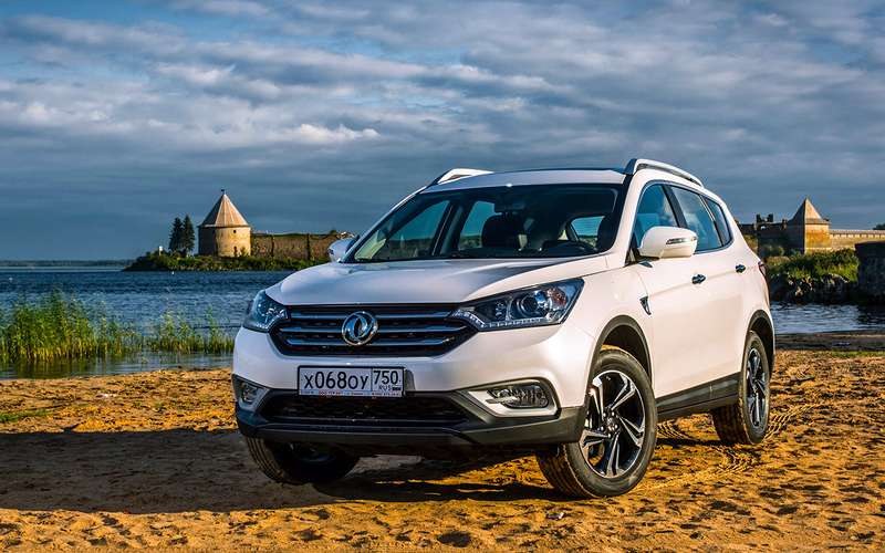 Кроссовер Dongfeng ax7
