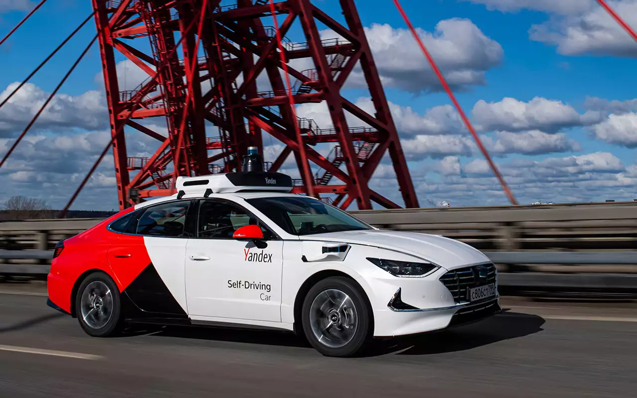 Я проехал пол-Москвы на беспилотнике: это долго!