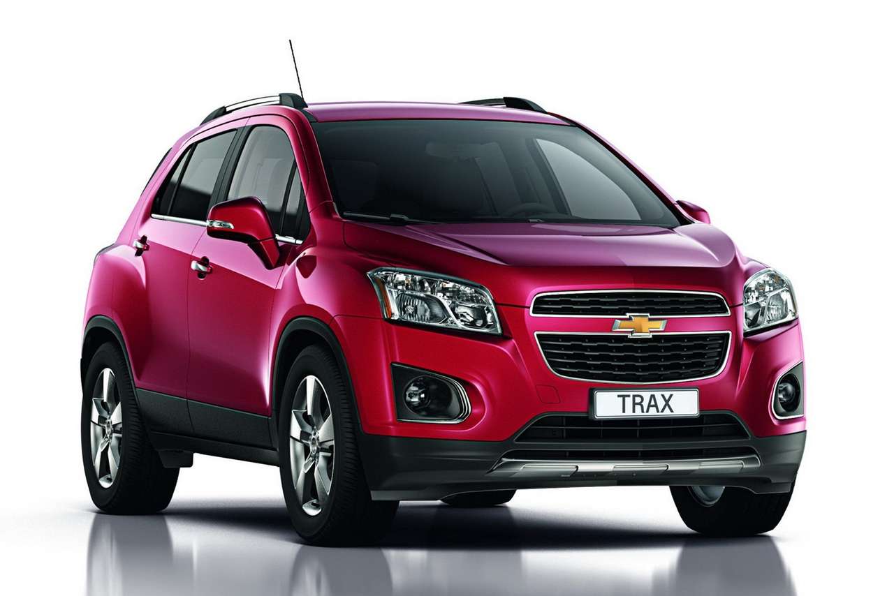 При выводе на российский рынок модели Chevroelt Trax американцы переименовали ее в более благозвучное для нашего уха Tracker