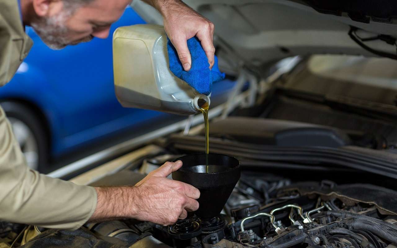 «Честный знак» на моторном масле – что он вам даст?