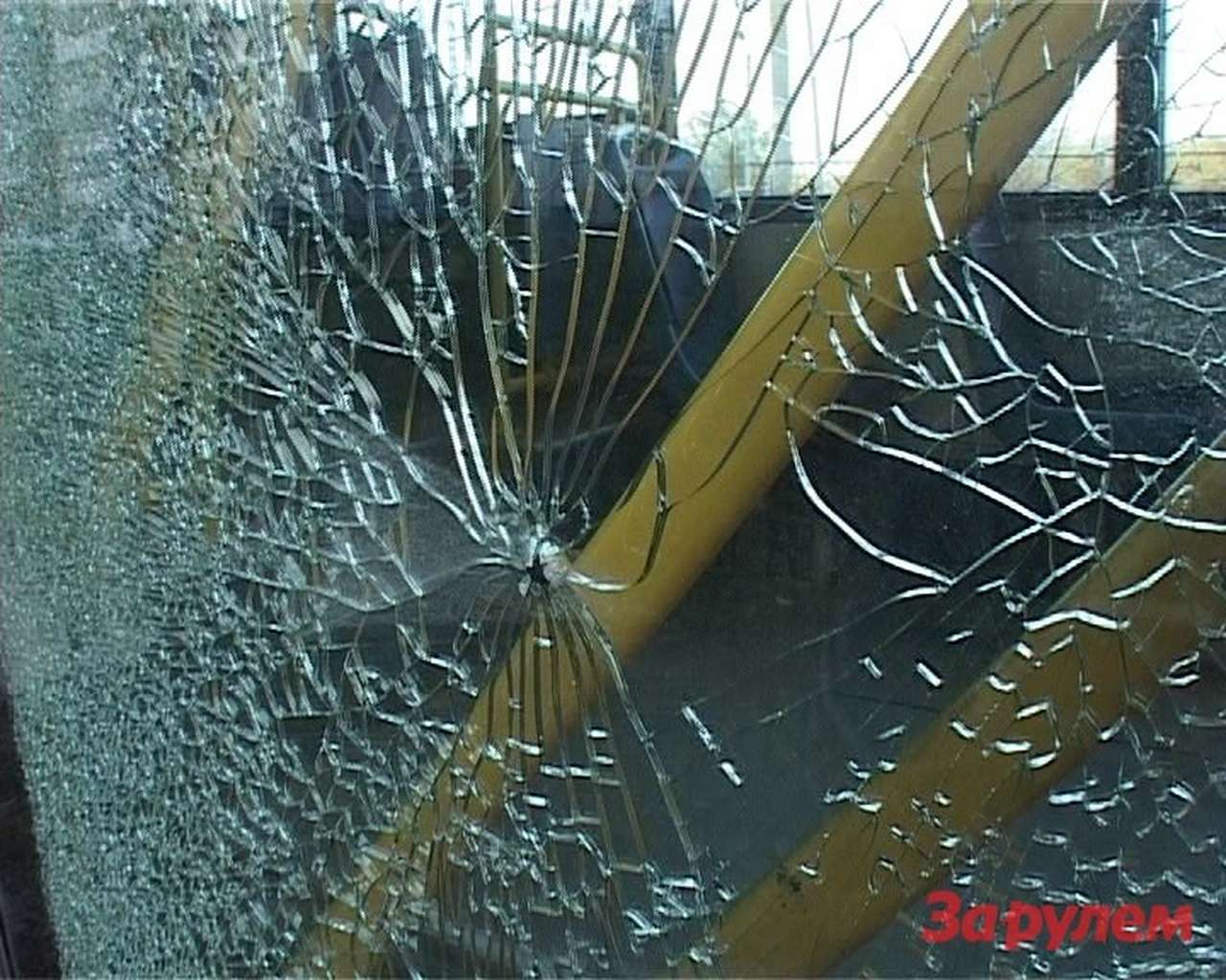 В Москве снова обстреляли троллейбус