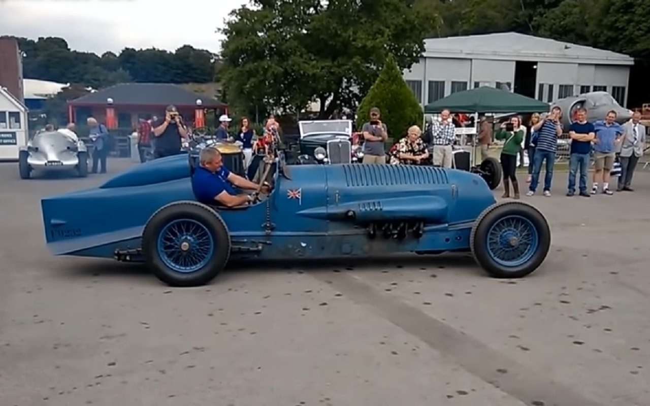 Гром и молния: заводим двигатели старых машин