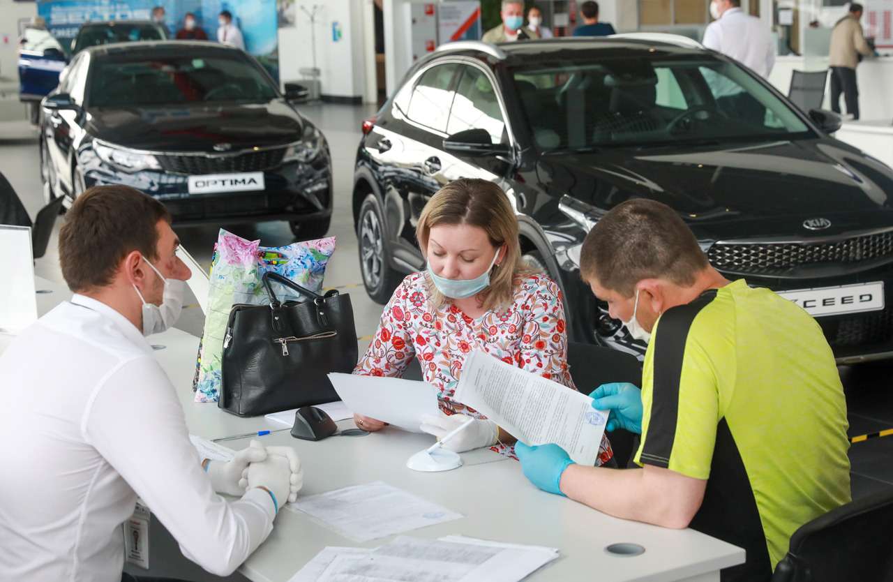 Сколько автосалоны зарабатывают на нас