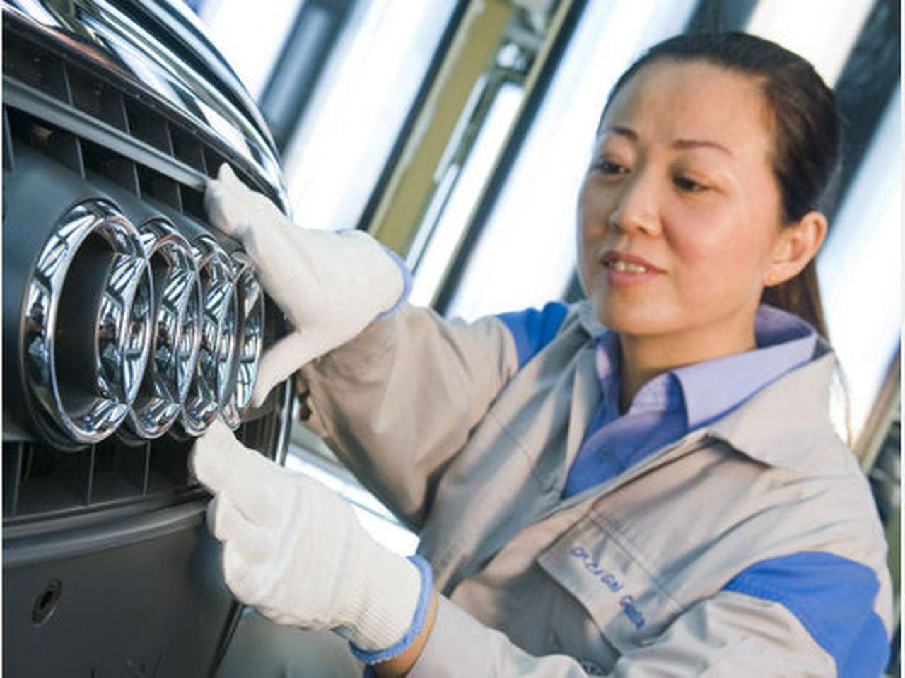 Китай выйдет на второе место по продажам люксовых авто