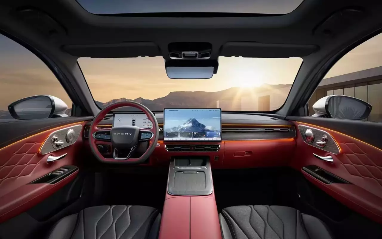 На рынок вышел богато оснащенный седан уровня Camry по цене Лады