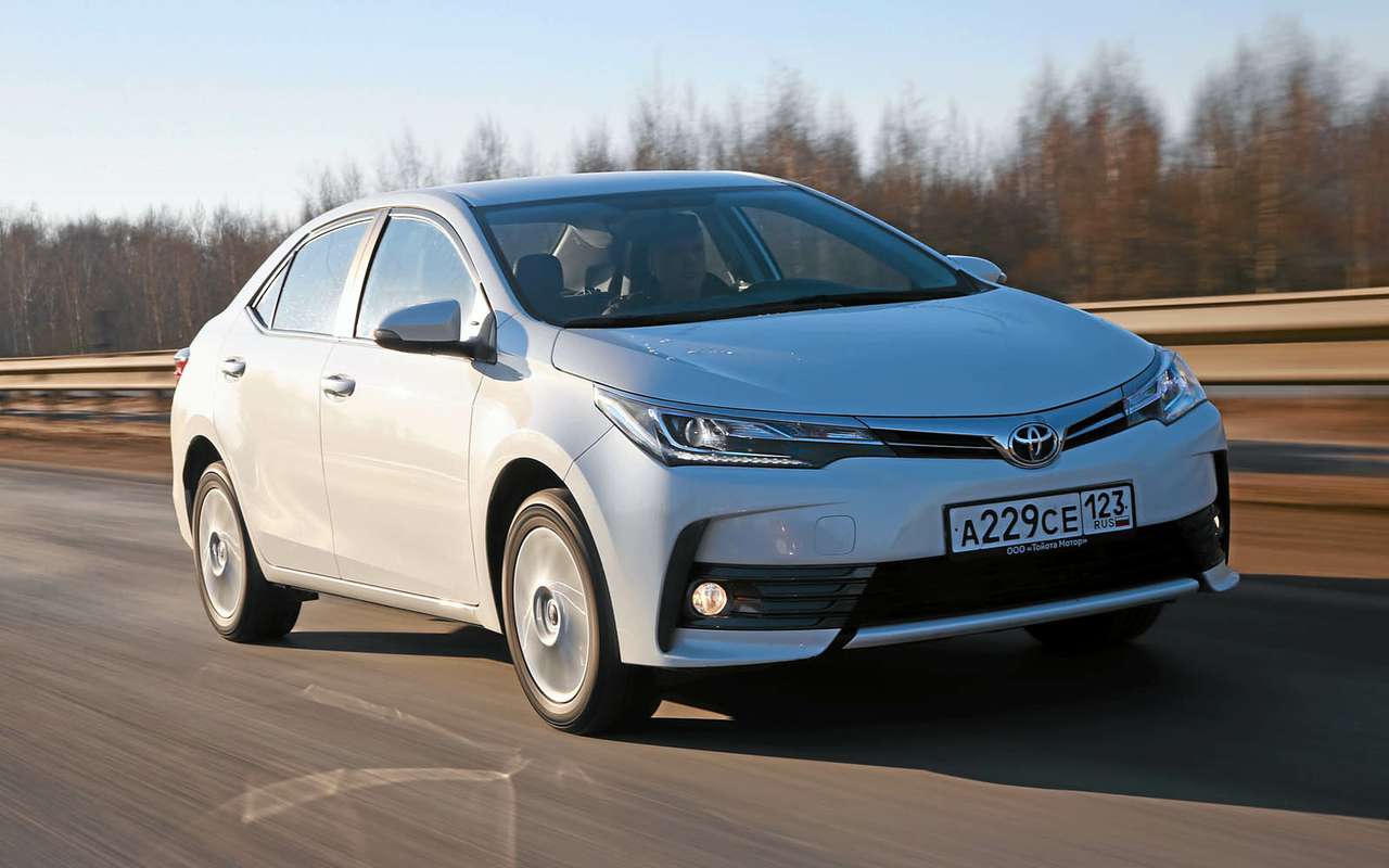 Топовый для Короллы 1,8-литровый двигатель отлично ладит с вариатором. Динамики хватает всегда и везде.