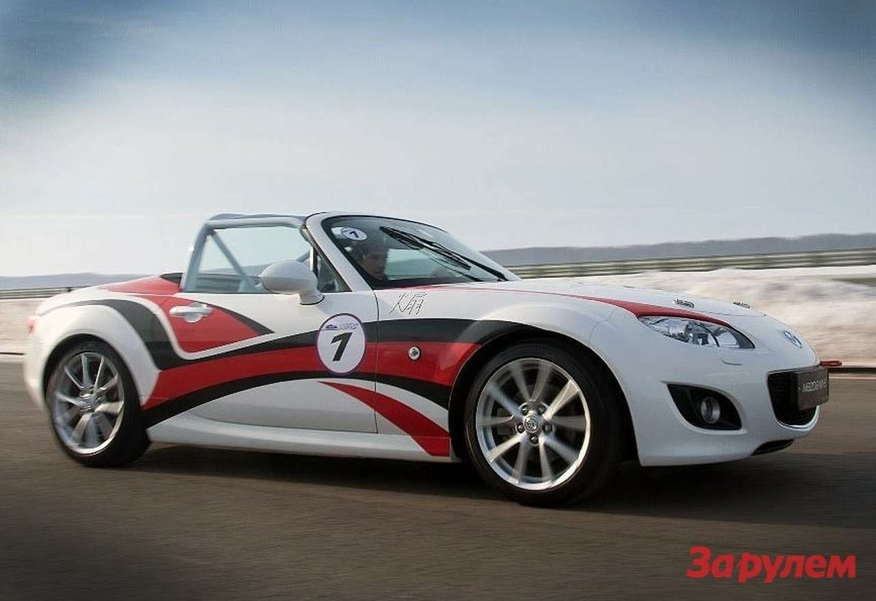В Mazda наша девушка