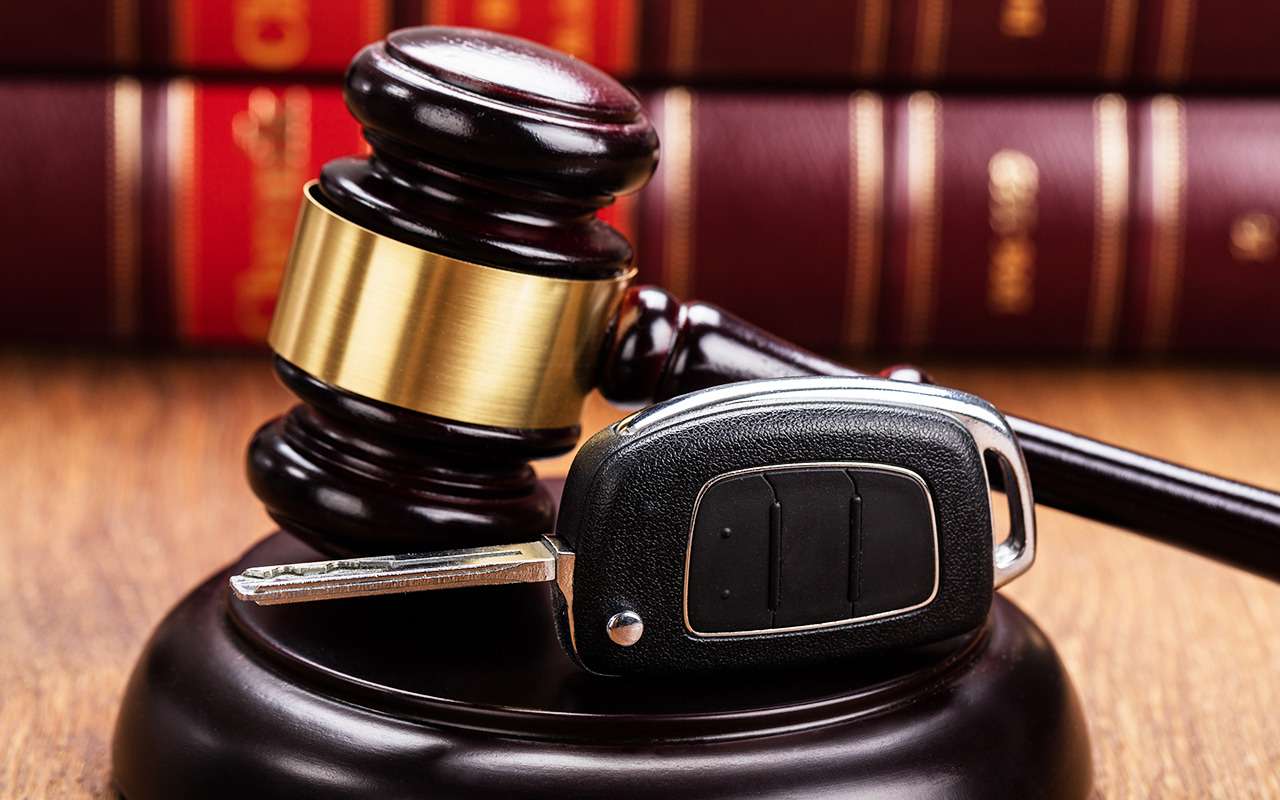 Необычные попутчики арестовали автомобиль должника