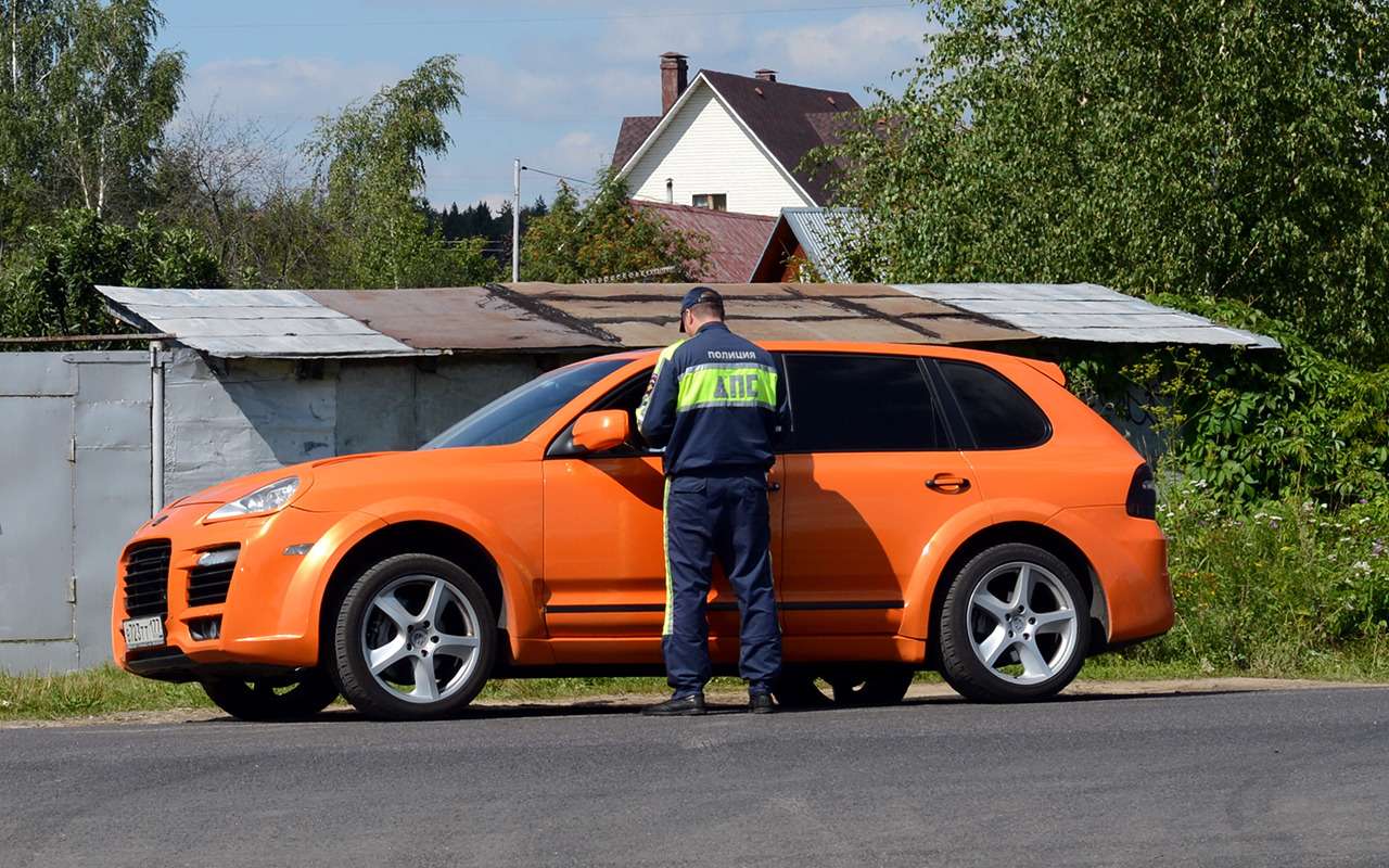 Инспектор вымогал взятку! Меня-то за что «вяжут»?