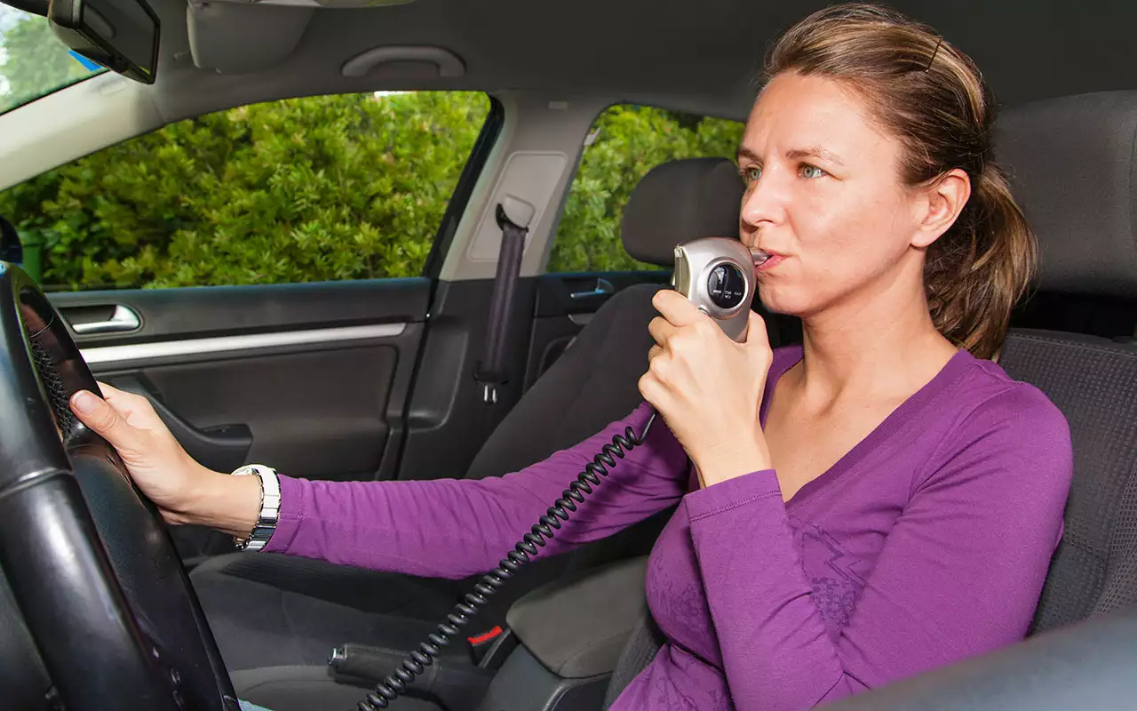 Алкозамки появятся на всех новых машинах