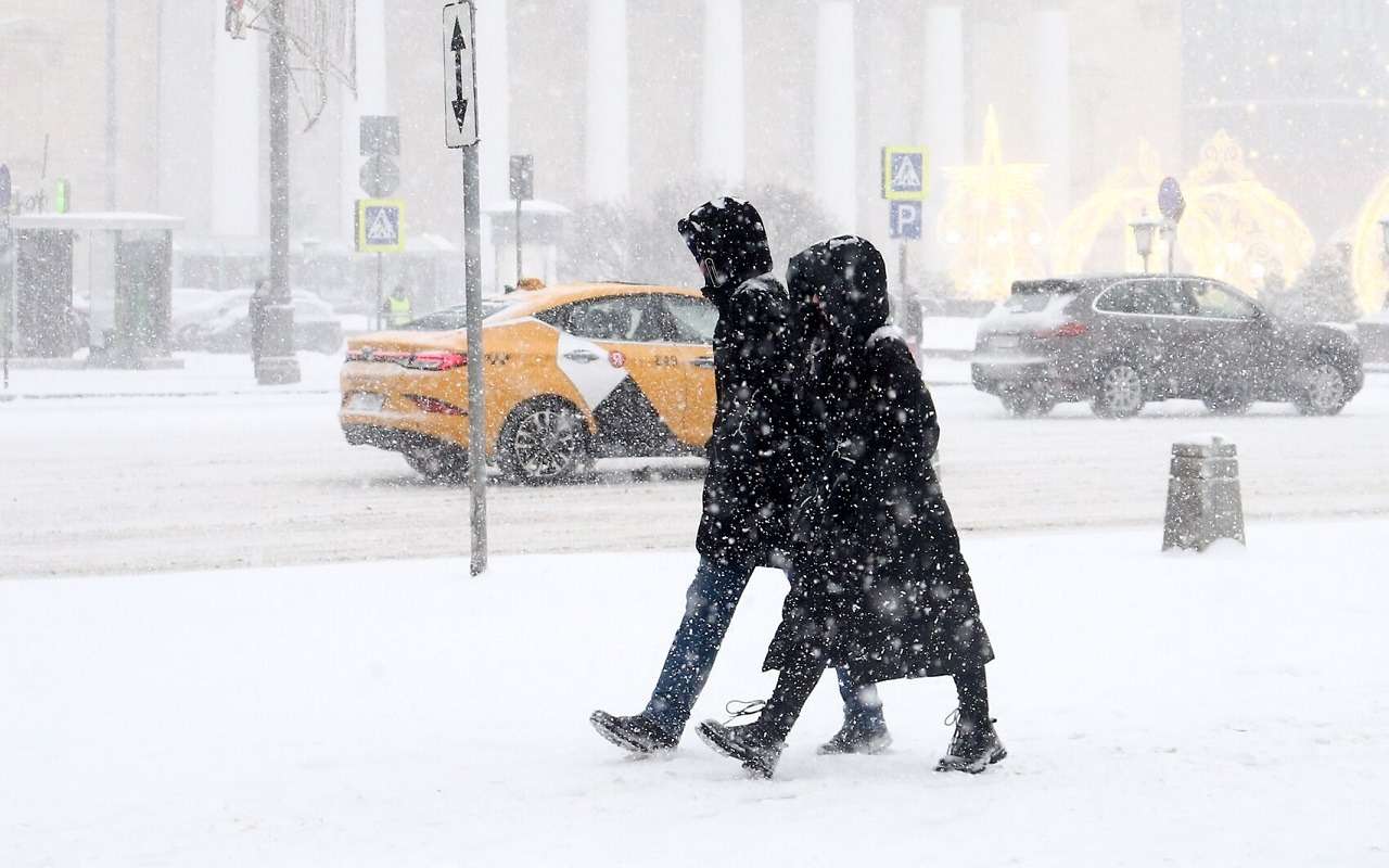 «Деструктивная мера»: таксисты раскритиковали идею ограничения тарифов в непогоду