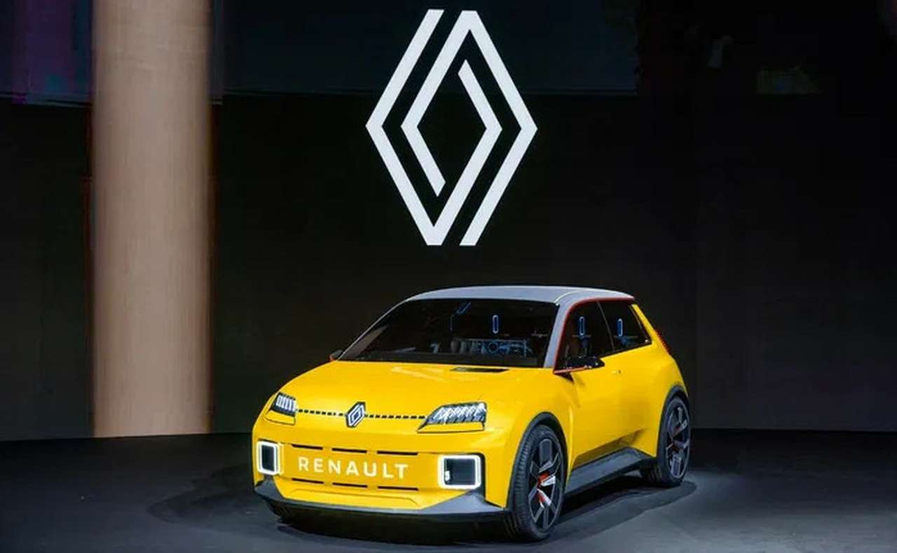 Новый логотип Renault: плоский вместо 3D