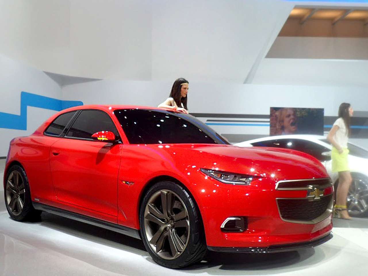 Chevrolet показала в Женеве концепткупе Code 130R