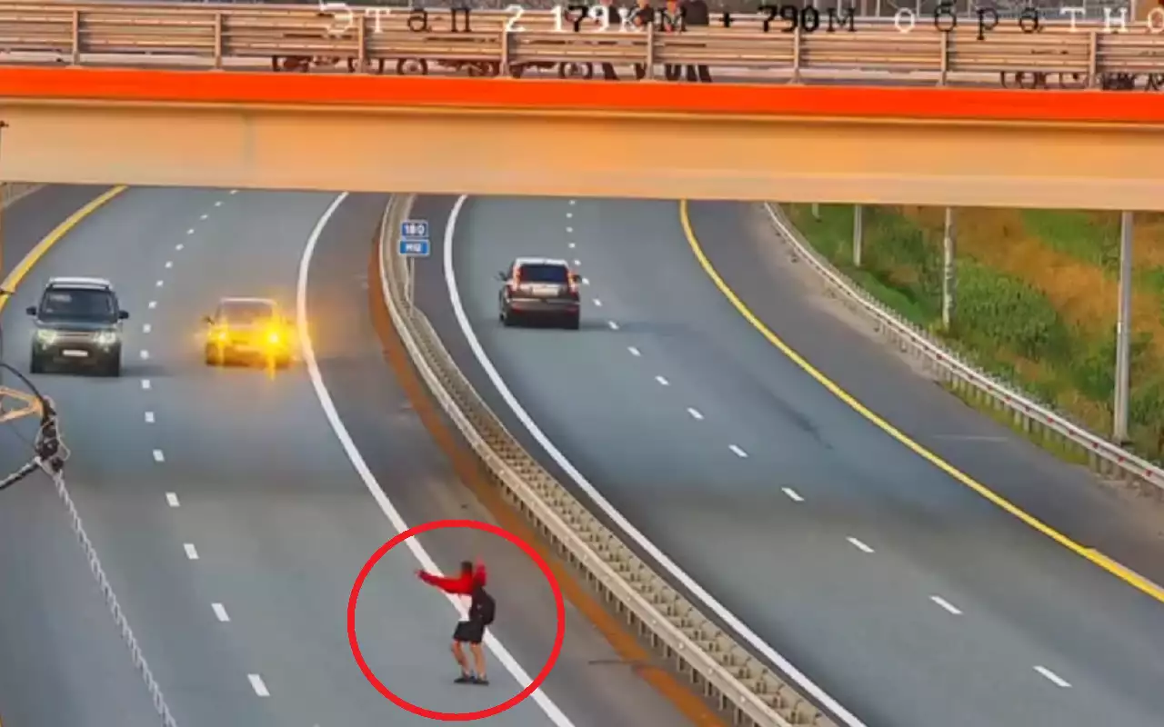 Спорная ситуация: водитель высадил неадеквата в запрещенном месте (видео)