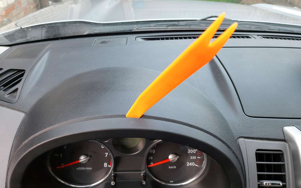 Эксперты «За рулем» выбрали лучшие съемники для облицовки