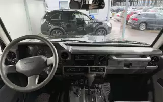 Интерьер Toyota Land Cruiser 70