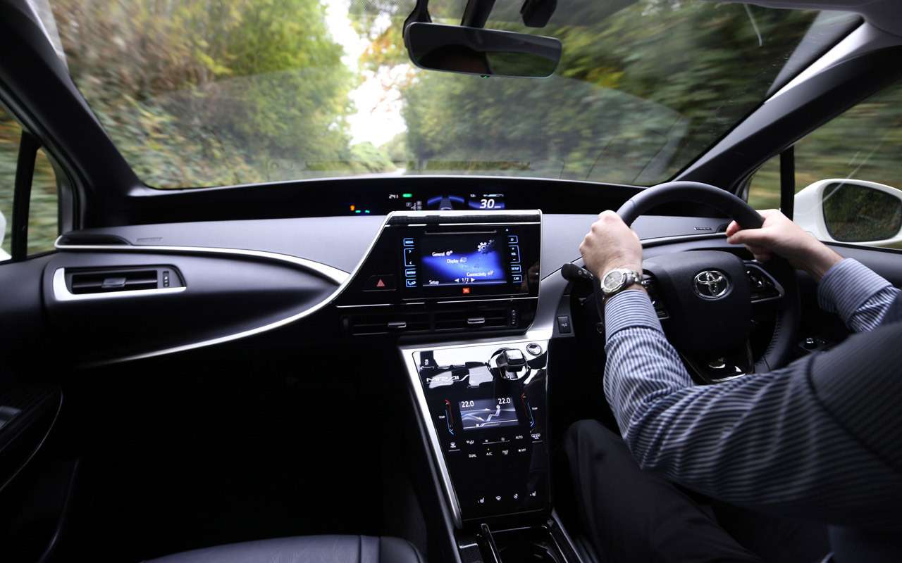 8,1% автопарка России – это автомобили с правым расположением руля.