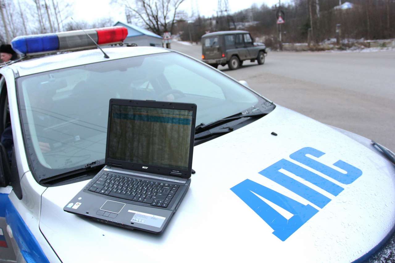 Глава ГИБДД — о проверке электронных полисов ОСАГО, шипах, правах мотоциклистов