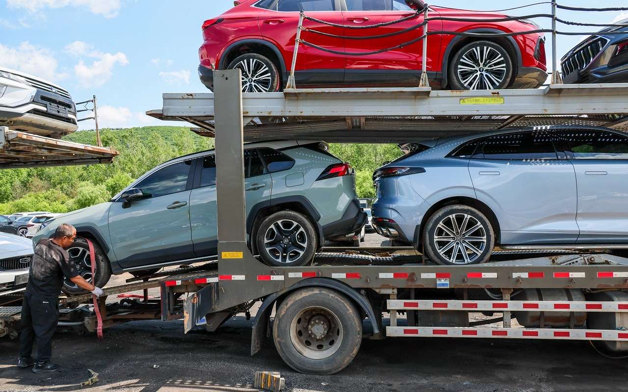 Дилеры хотят запретить автоконцернам  самим продавать машины онлайн