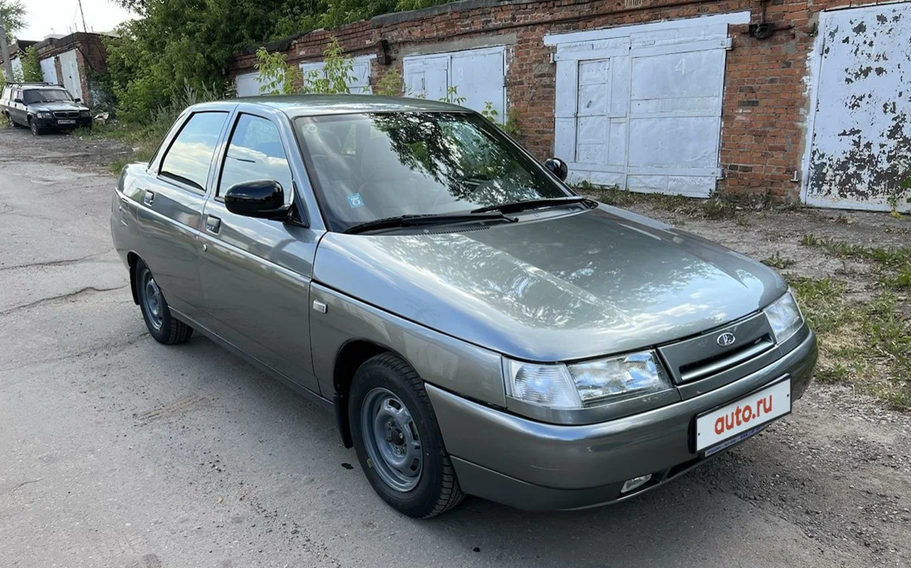 Продают новую «десятку», 18 лет простоявшую в гараже