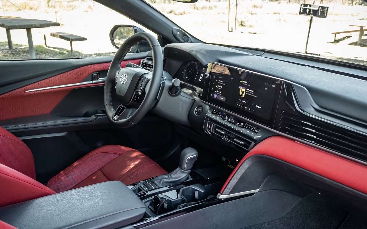 Toyota Camry 2025
