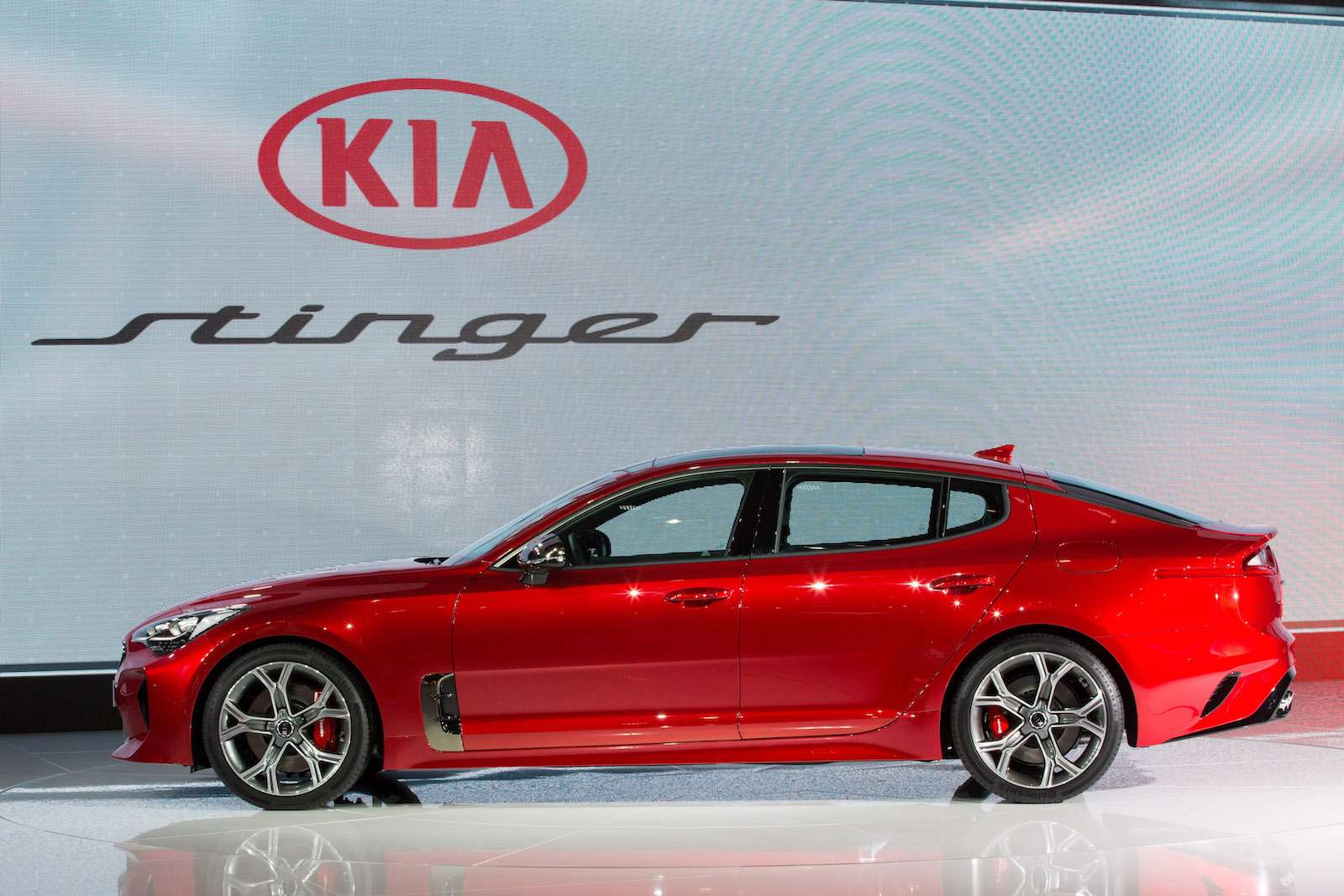 Kia Stinger линейка моделей