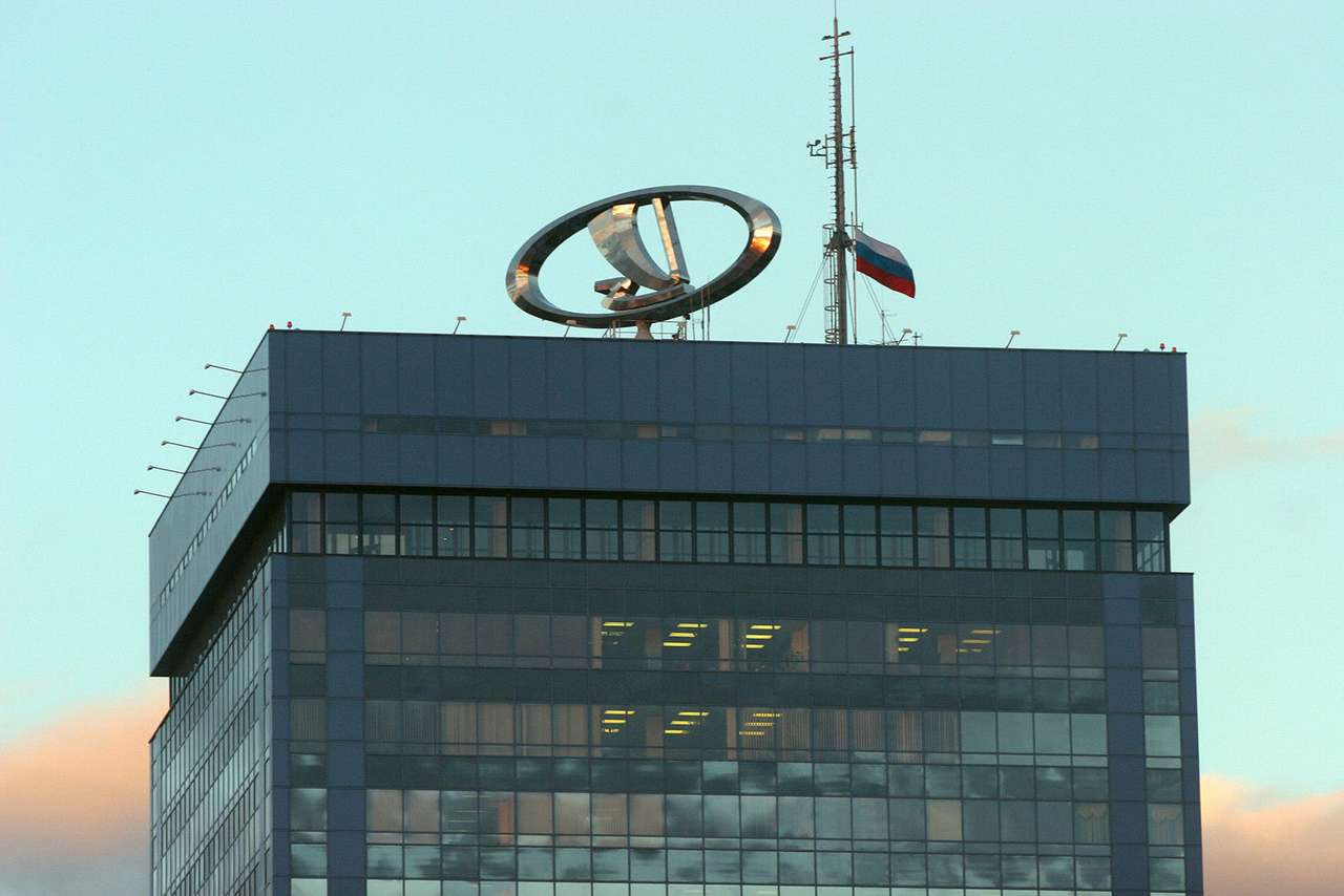 АВТОВАЗ опять стал прибыльным. Пока только на бумаге