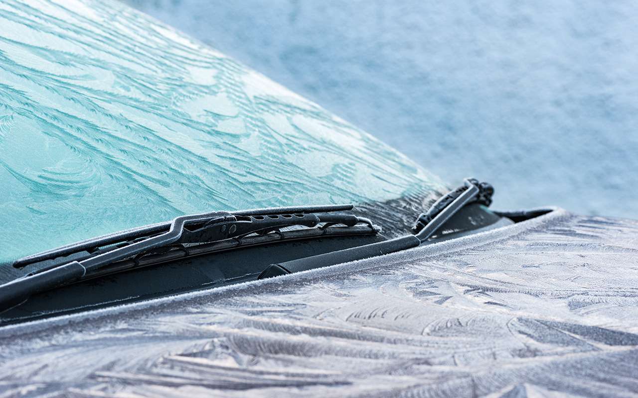 Отогреваем лобовое: как точно НЕ надо делать