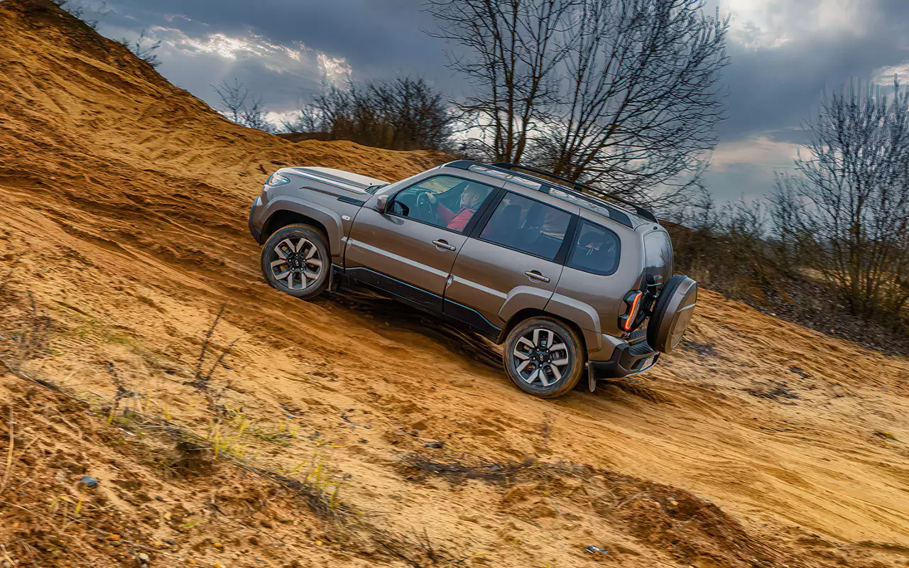 Как новый мотор изменил Ниву — жесткий тест на бездорожье