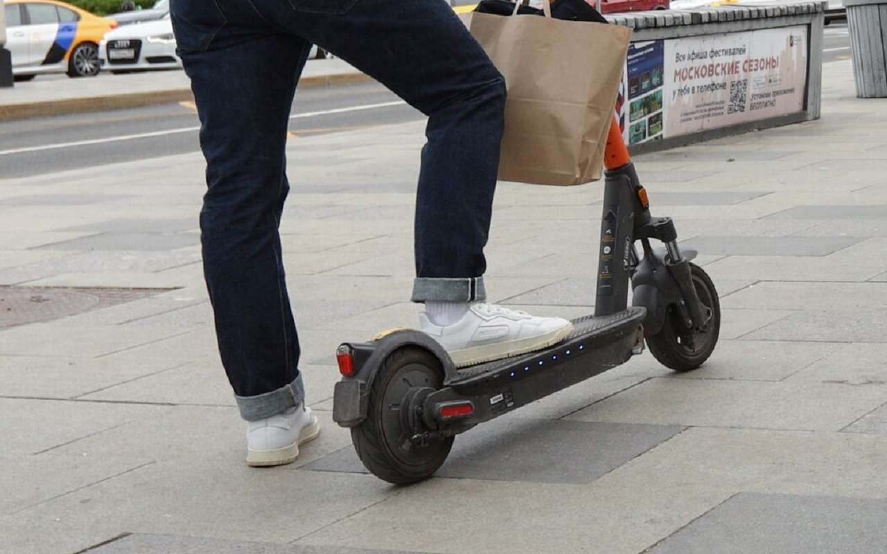 В Совфеде хотят обязать «серые» кикшеринги через суд выплачивать нанесенный ущерб