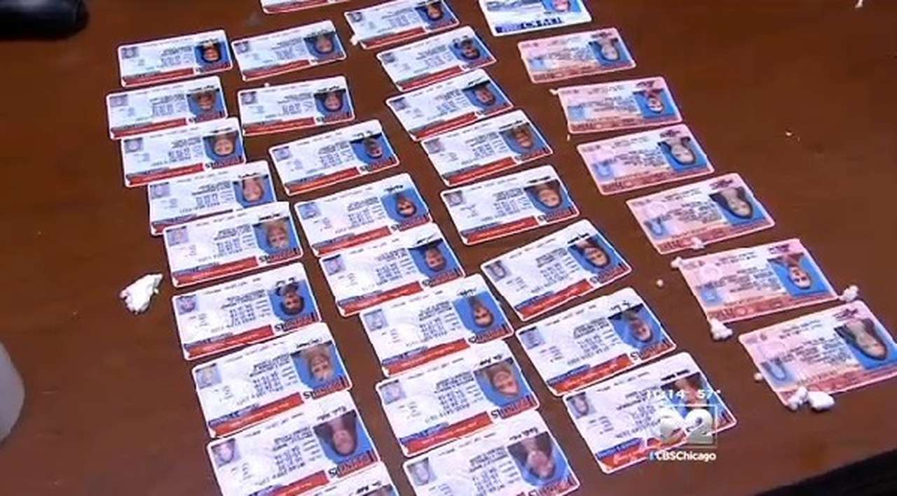 Китайцы наводнили США поддельными водительскими удостоверениями