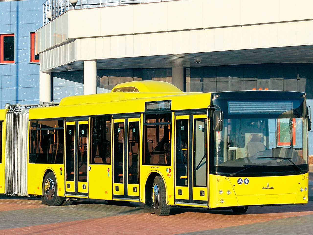 МАЗ-215 — самый большой городской автобус в СНГ: играй, гармонь