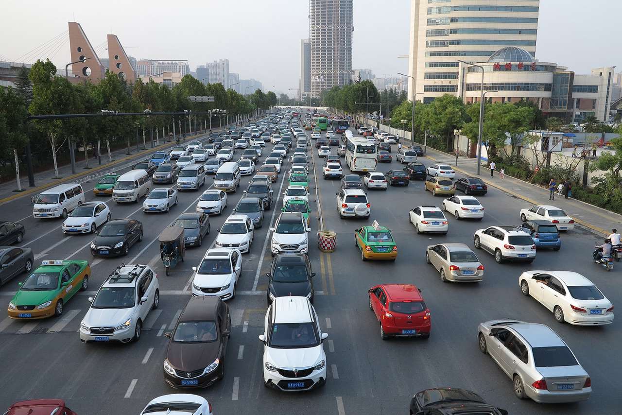 Китай запретит автомобили с двигателями внутреннего сгорания