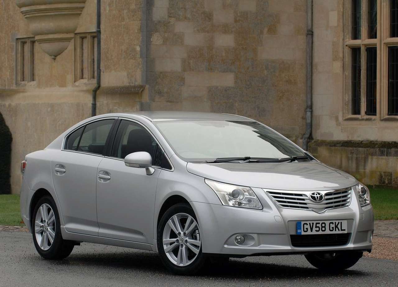 Toyota намерена провести рестайлинг Avensis
