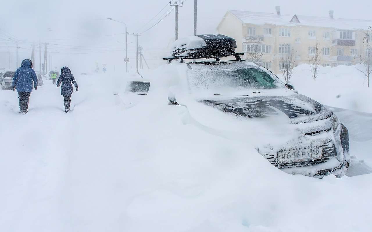 Последствия снегопада на Сахалине