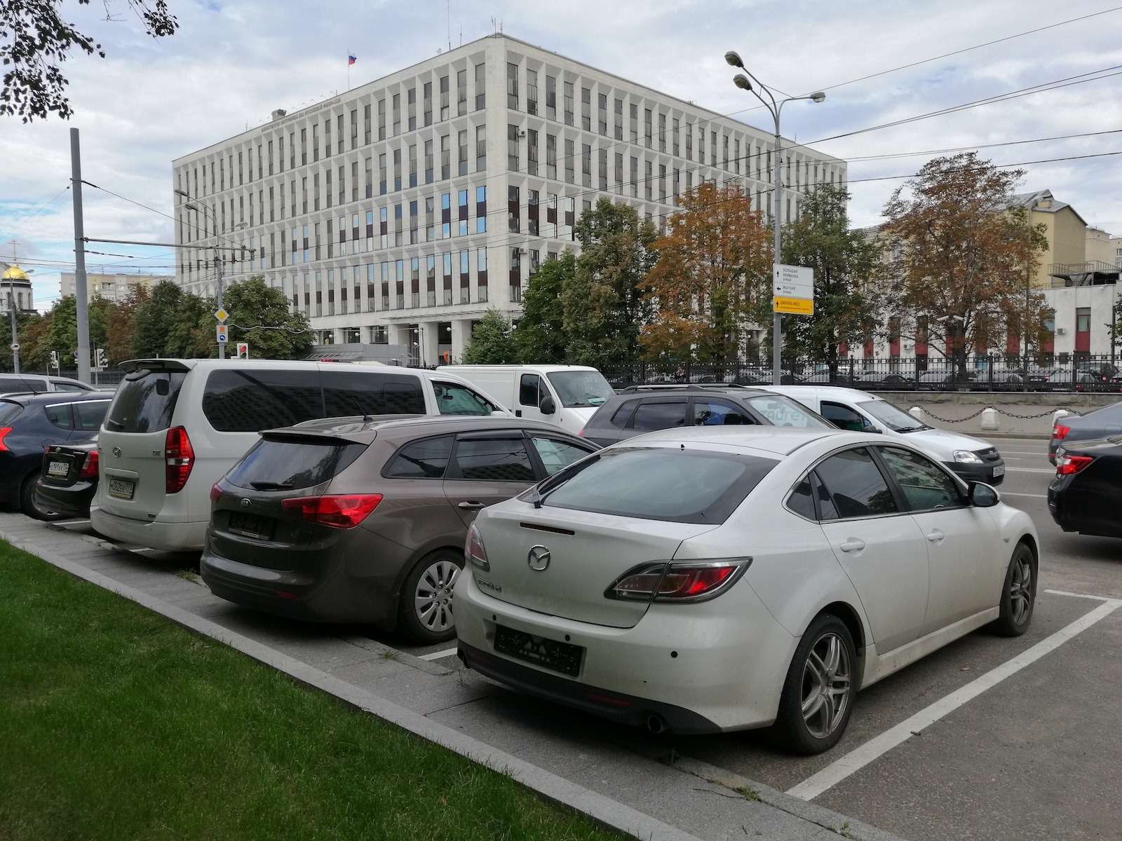 Эвакуацию автомобилей без номеров признали законной