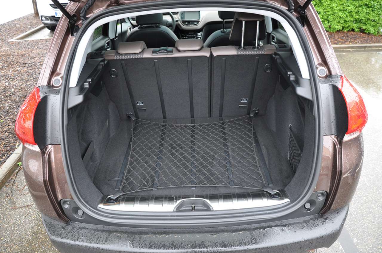 Peugeot 2008: приподнятый хэтчбек или полноценный кроссовер?