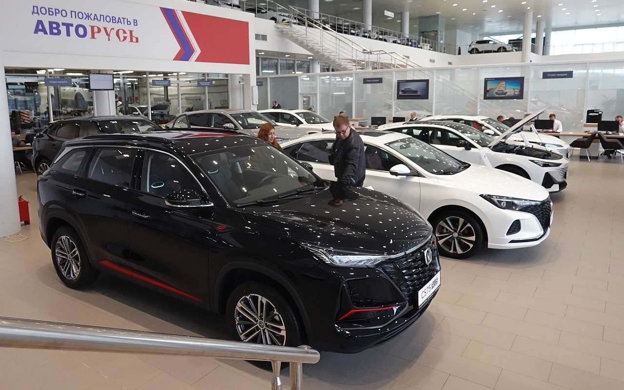 Количество автодилеров в России перевалило за 4 тысячи