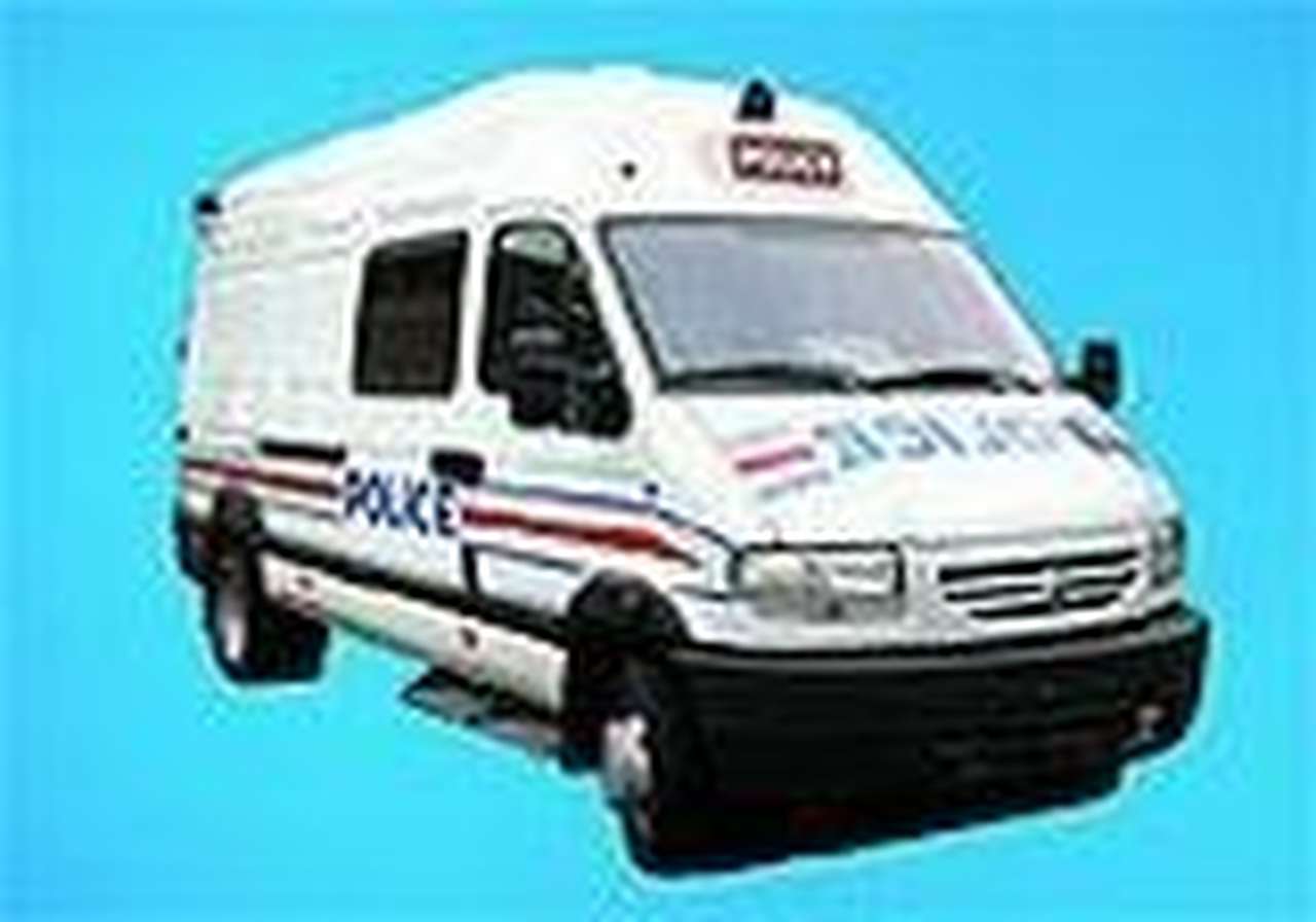 Renault представил "тюремный" фургон