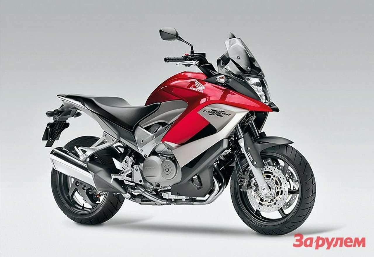 Honda Crossrunner: кроссовер, 2011 г., 782 см³, 102 л.с.? 240 кг.