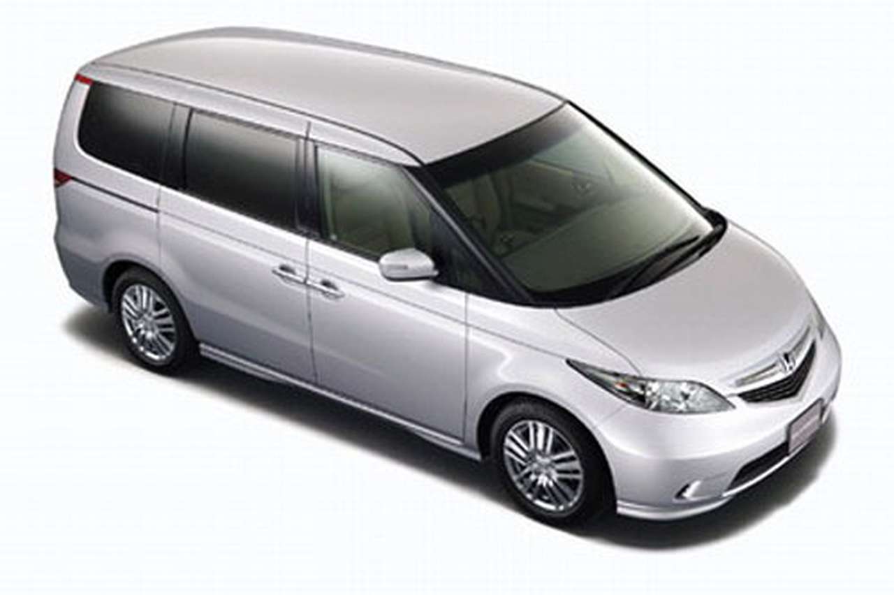Honda выводит на рынок новый минивэн