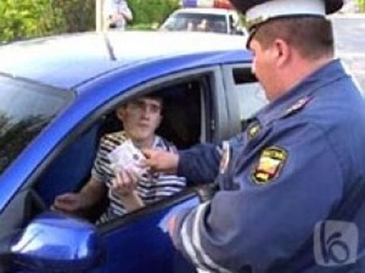 Москвичам продавали поддельные права