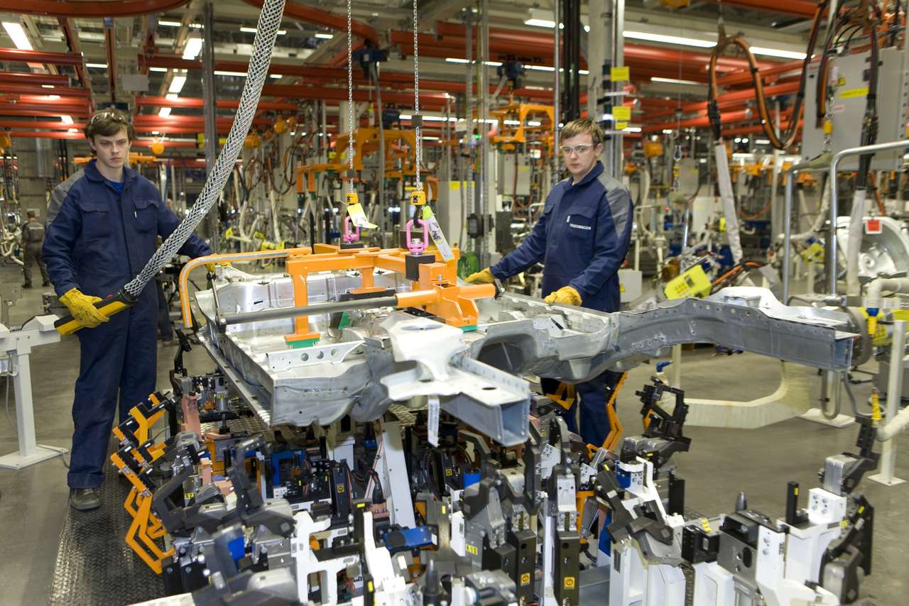 Минпромторг ожидает снижения производства в автопроме России в 2016 году