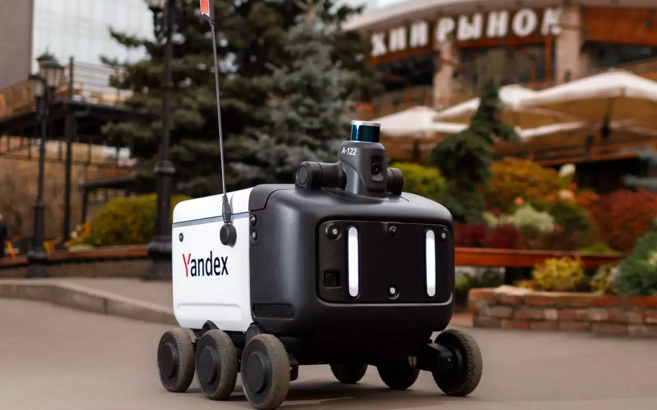 Роботы начнут доставлять заказы еще в шести городах РФ