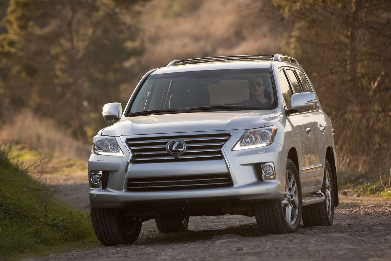 Внедорожник Lexus LX получит турбодизель