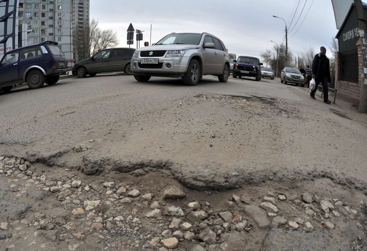 Правительство поделило 10 млрд «дорожных» рублей между регионами