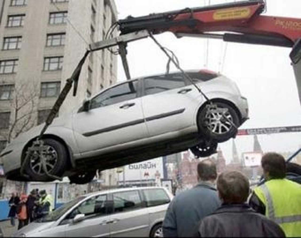 В Москве будут эвакуировать машины, мешающие уборке снега