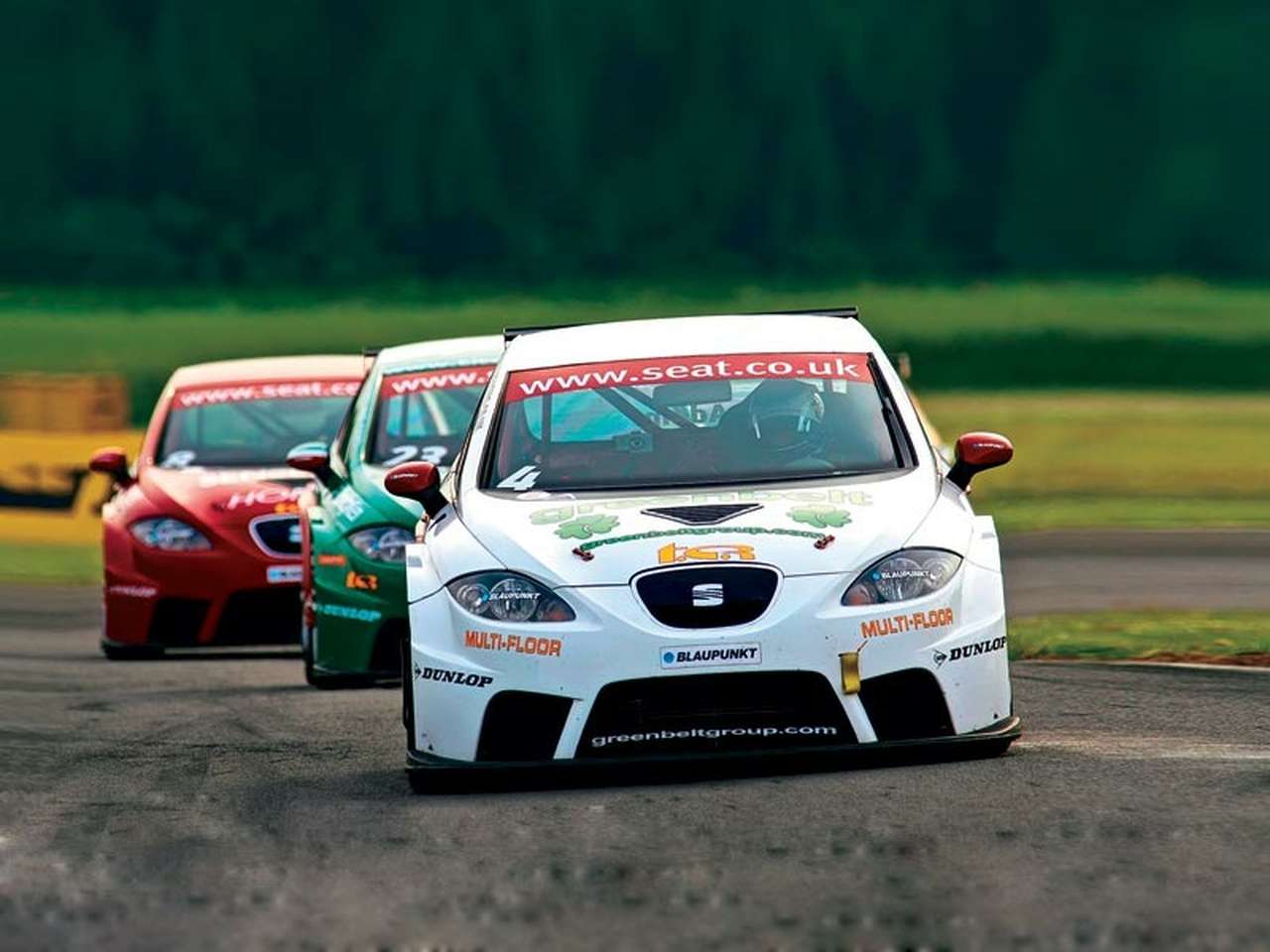 Популярный в Европе Суперкубок «СЕАТ-Леон» теперь приходит и к нам. Пока в виде нескольких машин, затем планируется самостоятельный класс.