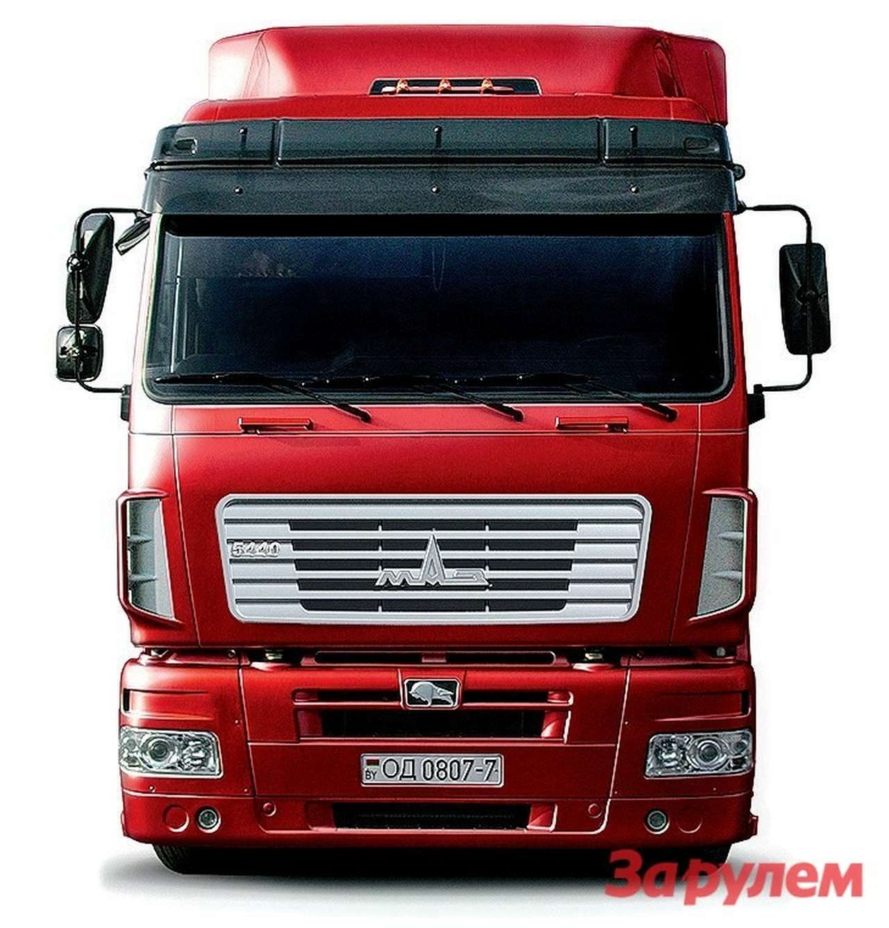  Кабина с измененной облицовкой радиатора выглядит внушительно и современно.