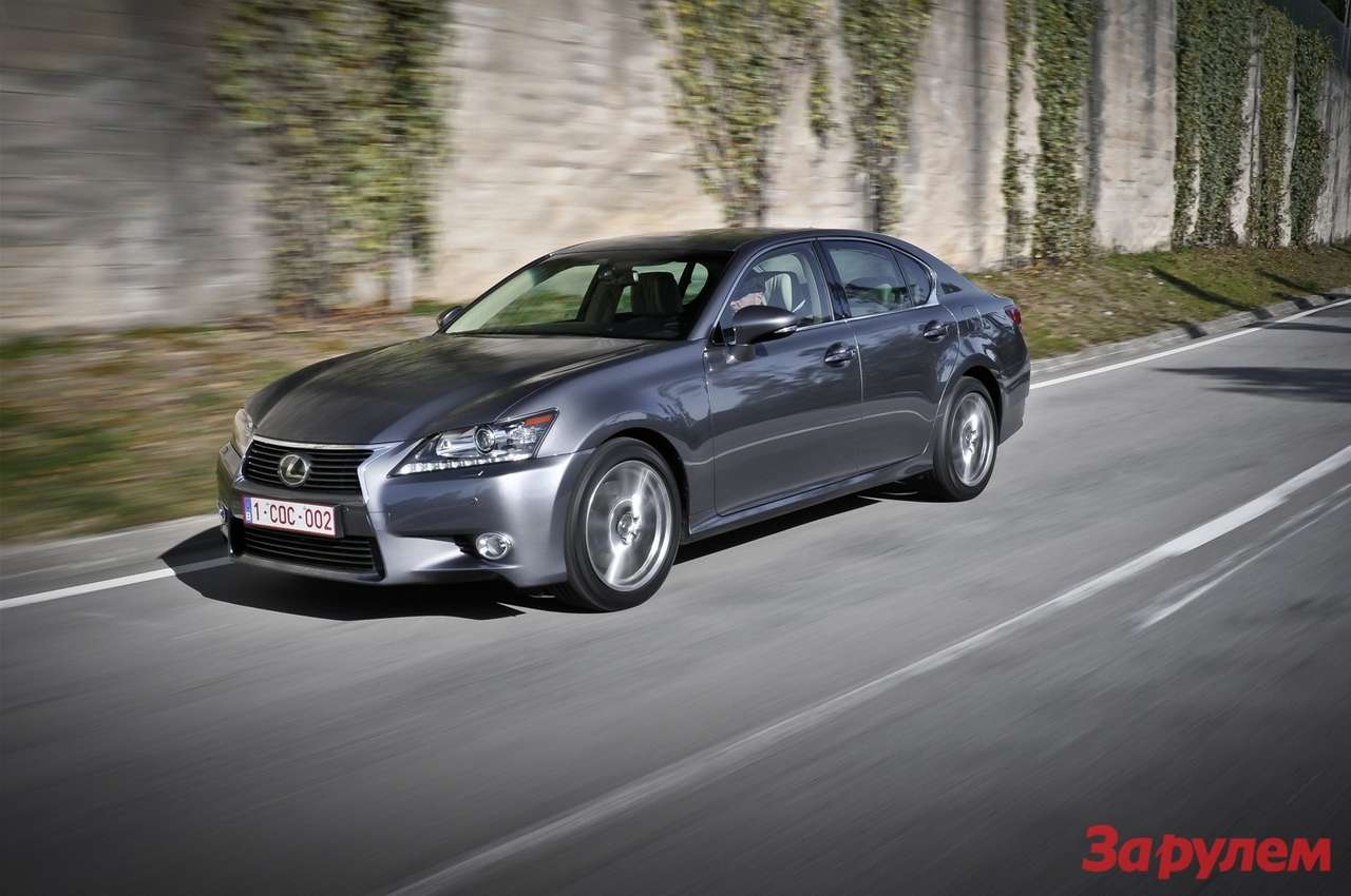 Lexus GS: они сами уступят дорогу